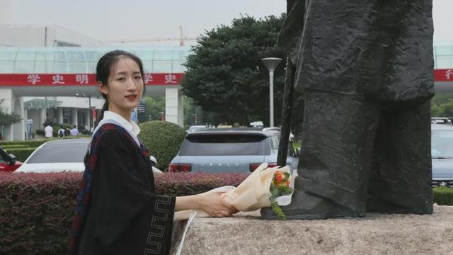 浙大最牛学霸宿舍：2人保研清华，1人保研北大，还有1人留学名校