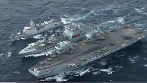 法媒：英国伊丽莎白号航母跑到南海活动 司令官用韩文发推作秀