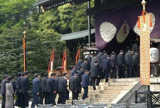 日本靖国神社，盘点二战中有哪些日本罪犯刽子手被供奉于此？