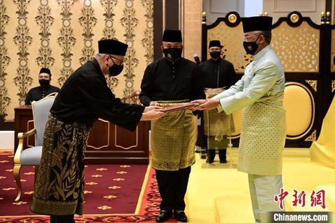 伊斯梅尔·萨布里宣誓就任马来西亚第九任总理