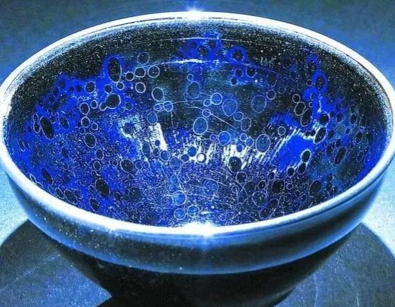 日本惊现国宝级茶碗，专家估值2500万，中国大妈指出：我做的