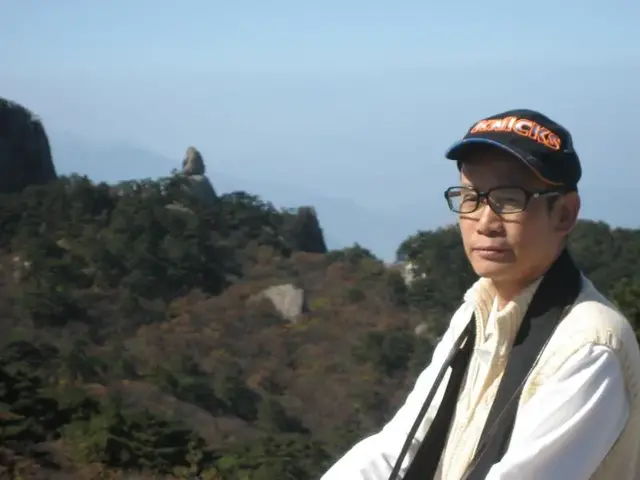 陈明纪水墨花鸟：湛若清露，明如熹光