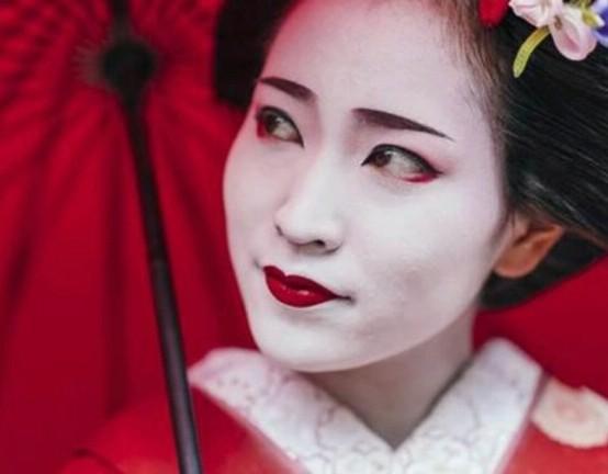 艺伎的世界：日本高官富豪也追星？