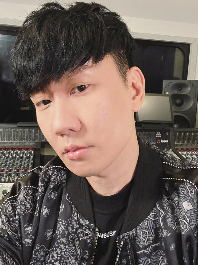 被指“私生活混乱”，林俊杰方发律师声明