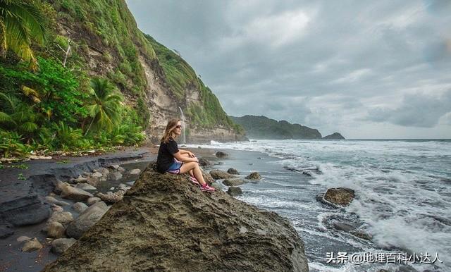 多米尼克—一个国土面积和新加坡差不多大的加勒比岛国