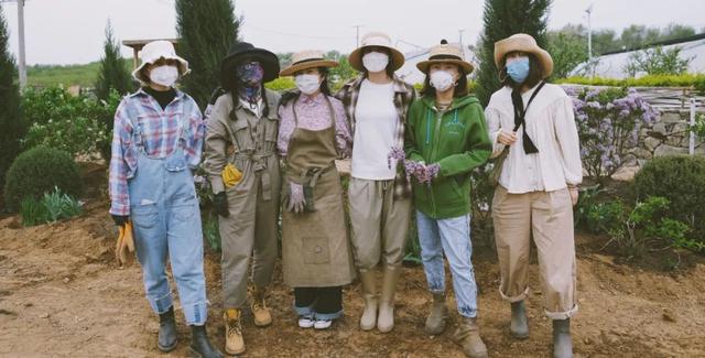 借由对土地的凝视与传承，他们在城市与自然之间建起“通道”