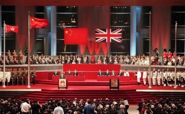 1997年香港回归前夕军舰对峙72小时，宜宾舰长：撞就撞，谁怕谁？