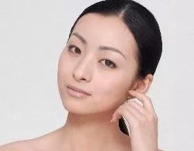 “情圣”温兆伦：14位美女，15段情史