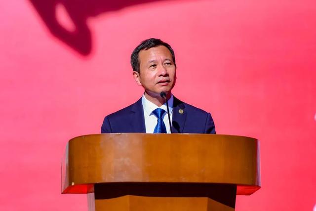 计金标校长：在二外尽情书写“无限可能”