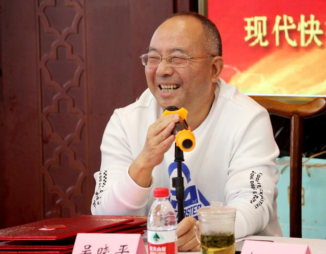 听老吴韶｜新加坡爱娃：疫情挡不住，群友定当聚南京，静待花开时