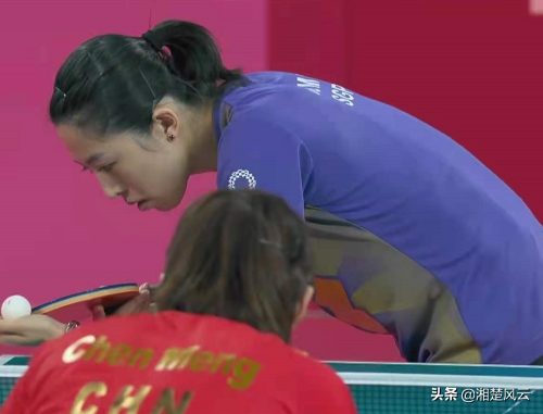 两个3-0！中国女团2-0新加坡，孙颖莎打得冯天薇无可奈何连连摇头