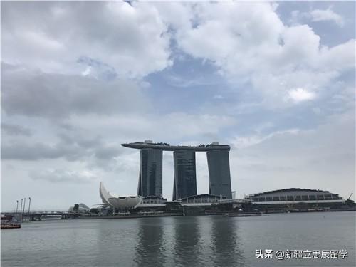 时间更短，费用更低！新加坡私立大学助专科生完成升学梦