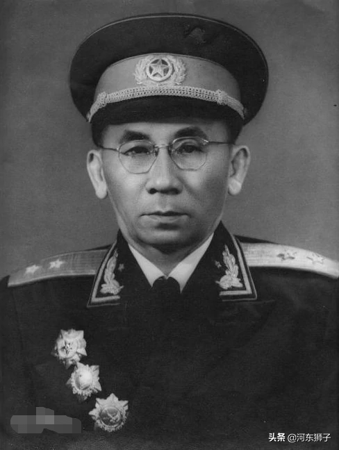 冯白驹领导的琼崖纵队：1955年竟有3位归侨被授予军衔，他们是谁