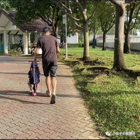 “我要爸爸，妈妈走开！”新加坡妈妈醒悟，我做错了......