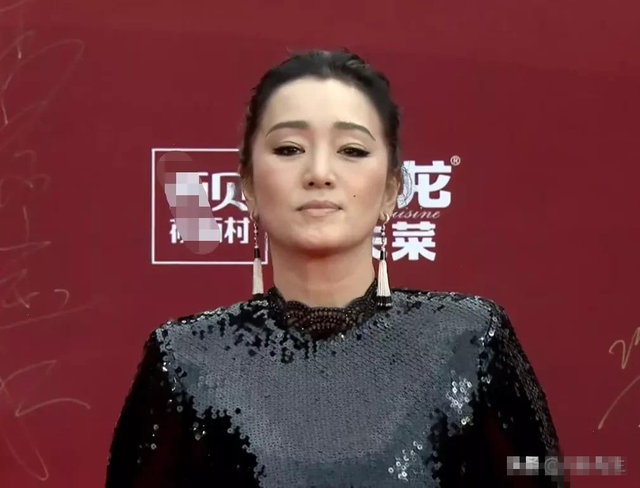 红毯上常被说气场很强的5大女星，不仅脸蛋好还是行走的衣架子