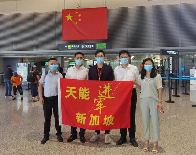 披荆斩棘的小哥哥“海外出征记”