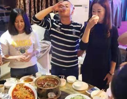 走近新加坡｜难得喝酒