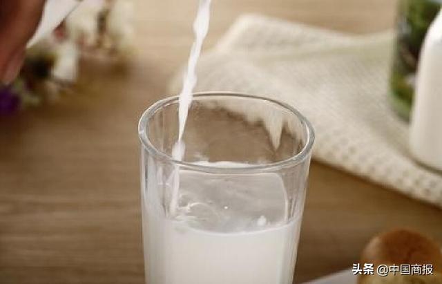 三家乳企看上同一个牧场，奶源之争愈演愈烈