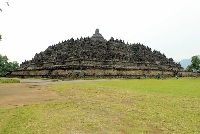 婆罗浮屠：世界最大佛教建筑，神奇而无人能解释的奇迹