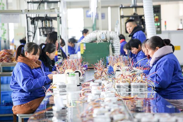 限电亲历者：婚礼遭遇停电，只好“洞房花烛”