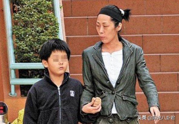 8大女星私生子近况，有位已出道，这位最可怜，被亲妈指责是小偷