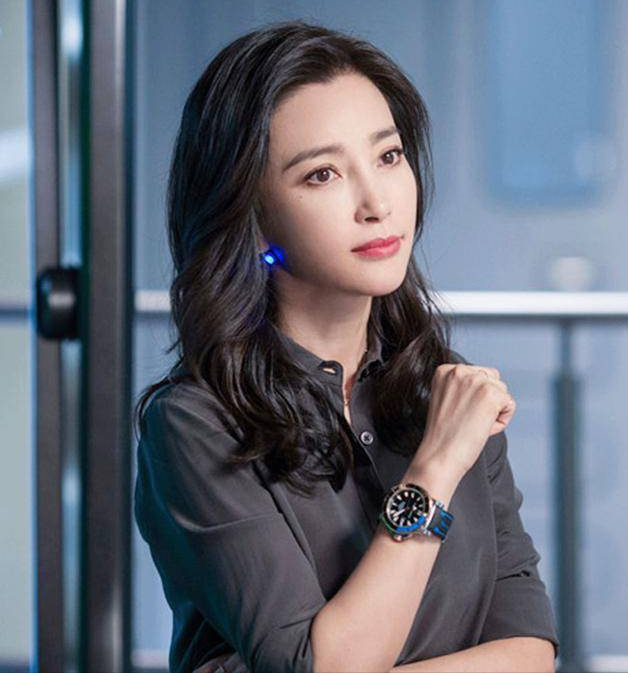 至今未婚的五位女星，个个颜值不低且情史复杂，最大63岁最小40岁