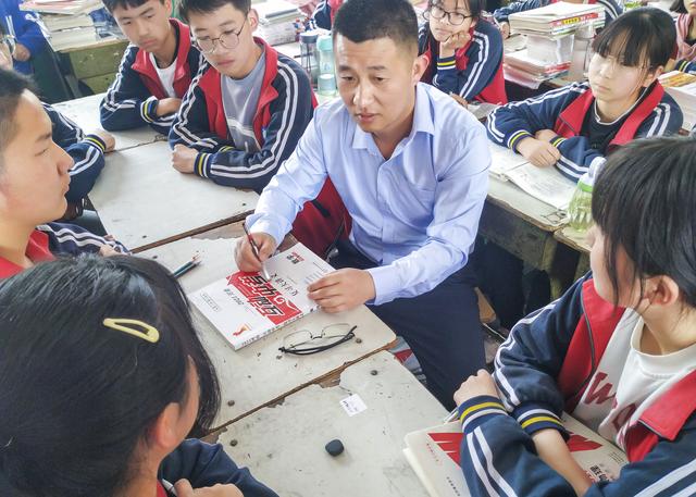 “出彩河南人”2021最美教师发布，13位教师收获“最美”