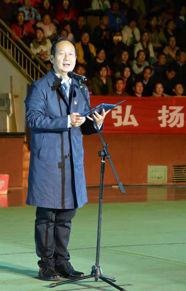 感党恩听党话跟党走 颂师德铸师魂立师表
