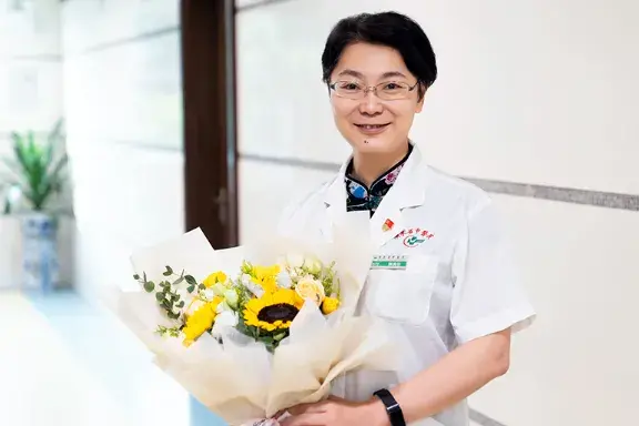 针，是“岭南陈氏针法”人，是第四代传承人陈秀华