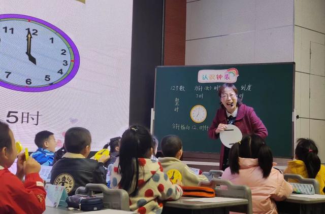 致敬最美教师丨他们是让学生“心中有火，眼里有光”的人