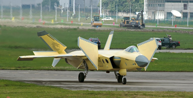 2001年南海撞机时中国海空装备如此落后 空军二代机 舰艇靠火炮防空