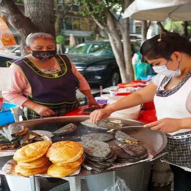 世界上17个最大的街头美食城(以及你应该在那里吃什么