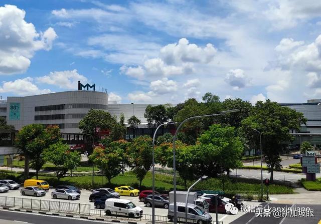 未接种疫苗者禁入商场延迟一周实行；新加坡出现7个深红疫点