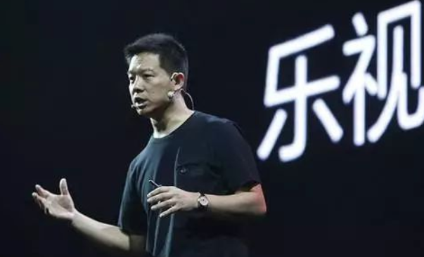 国内套现200亿，坑惨两个大佬后，贾跃亭割美国韭菜，开始还债