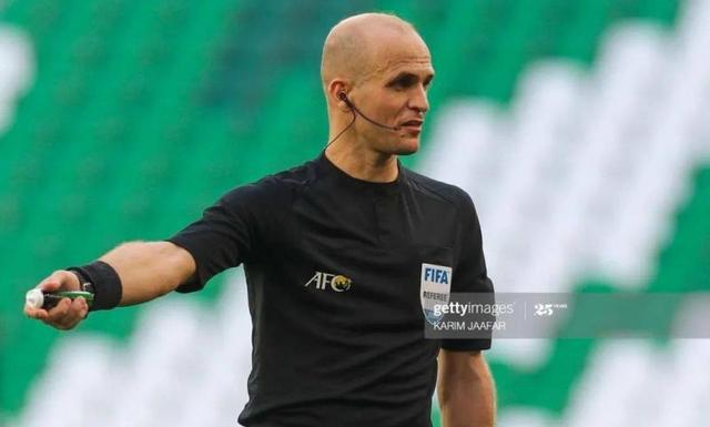 两位旧故执法国足11月12强赛：泰国第一哨，约旦主裁曾给武磊红牌