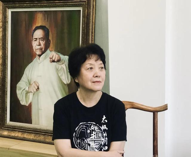 退休教授投身太极，原来她的父亲是中国武林界一代宗师