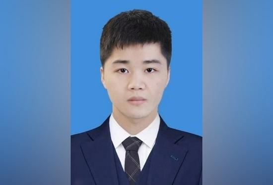 25岁应届博士获聘985高校博导 明年博硕招生名额已满