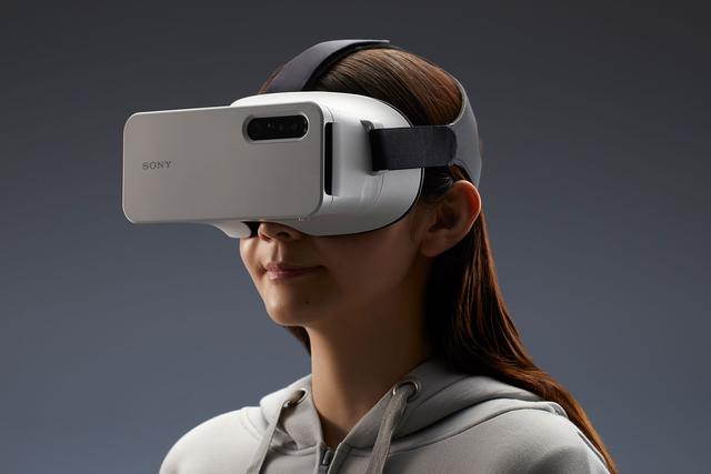 虚拟人公司次世文化获网易战略融资；索尼发布VR盒子Xperia View