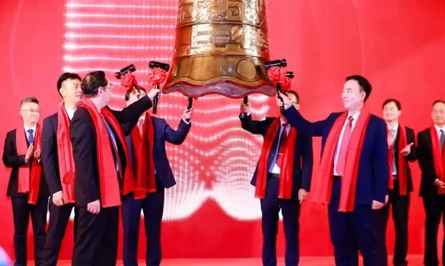 孩子王敲钟！从家电三强到母婴之王，他如何一口气造3家独角兽？