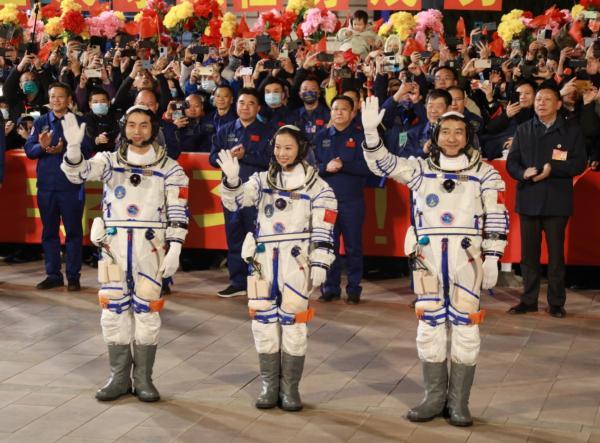 外媒：实现太空常驻 中国航天再获里程碑成就