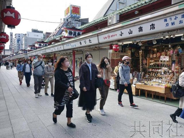 侃天下丨“防疫模范生”轮番陷落，日本距第6波疫情还有多远？
