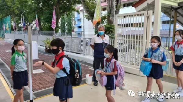 新加坡中小学学费又涨了！外国人学费将是公民的300倍…..