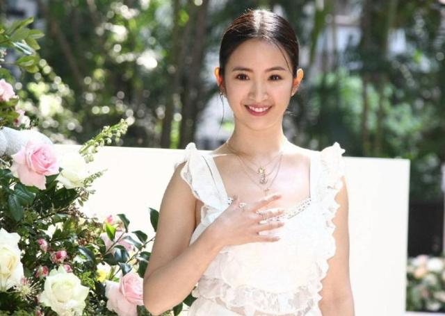 林依晨求子6年终产女，曝花天价坐月子，高龄产妇怀孕难产后也难
