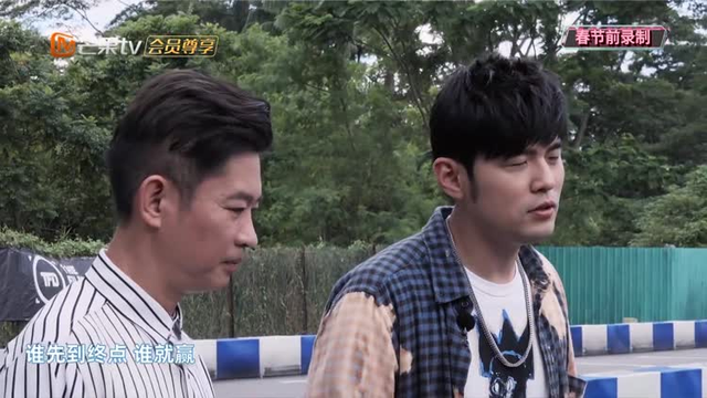 林俊杰有多豪气？新加坡卡丁车场跟自家玩具似的，没事就来玩儿！