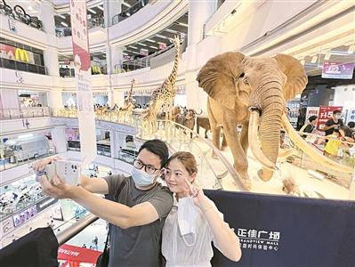 一座顶流之城 燃爆消费活力