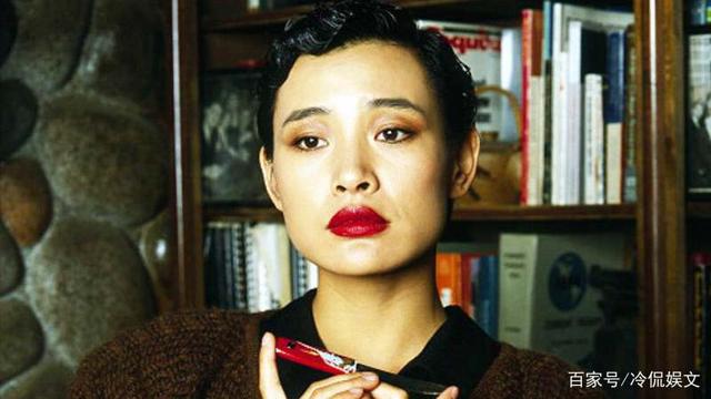 宁愿到美国端盘子的陈冲，如今却回国捧女儿，她到底图啥？