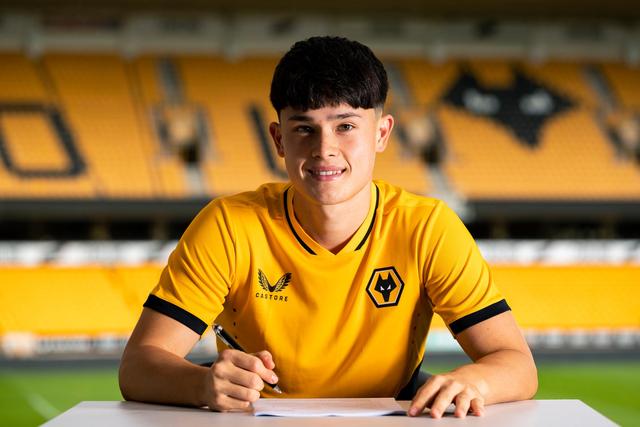 官宣：新加坡小将伯特威斯尔与狼队签订职业合同