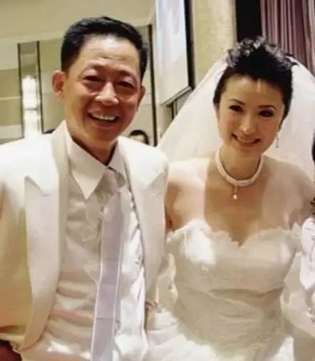 娶富婆的男星，各有各的辛酸，多人丁克，有人结婚31年从不叫老婆