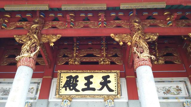 富有艺术特色的新加坡双林寺