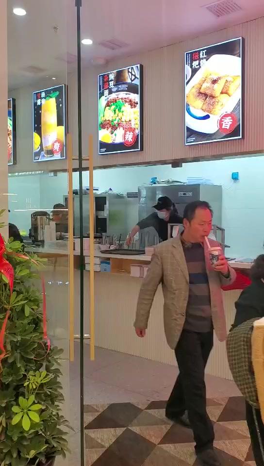 孟非的小面走进阜阳，价格亲民，回归本质
